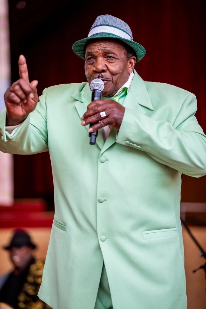 Willie Buck Performing